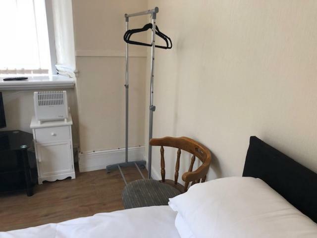 Budget Rooms Crosskeys Newport  Exteriér fotografie